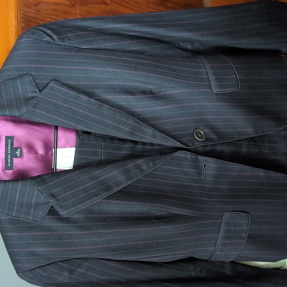 Suit - Picture 3 of 3